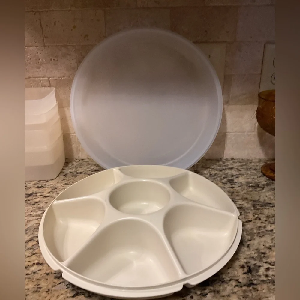 Large Tupperware Divided Veg & Dip Container Tray